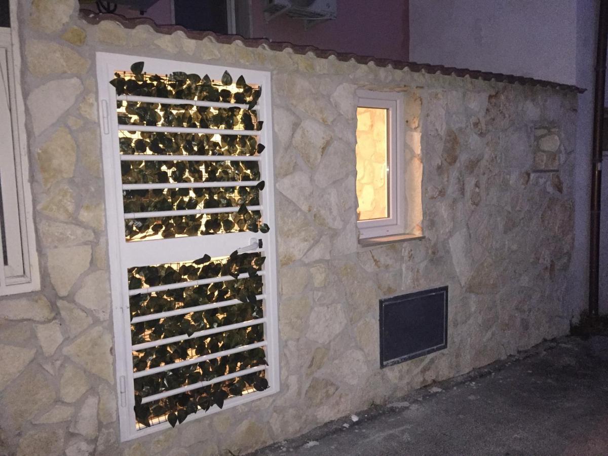Hotel La Pietra Bari Exterior foto
